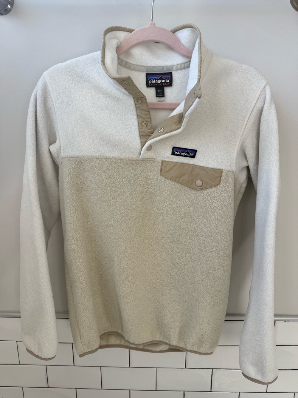 Patagonia Light Weight Two-Tone Cream and Beige Snap Pullover Fleece